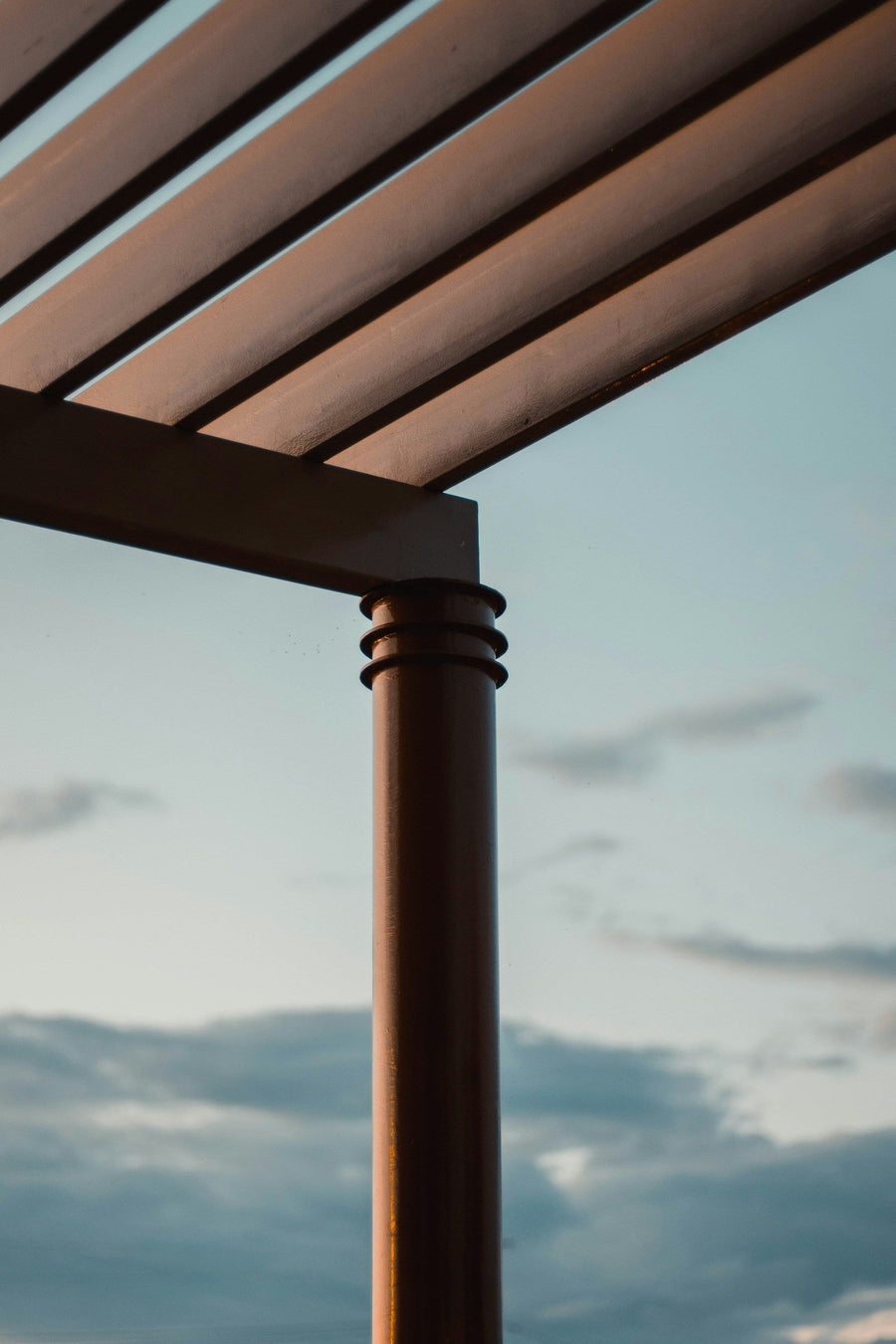 Pergola bioclimatique ou pergola à toile : quelles différences ?